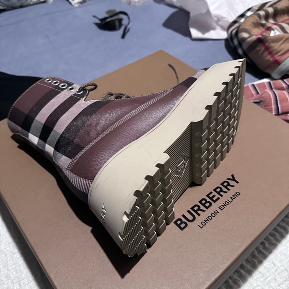 Only worn once to dinner - Picture 2 of 7